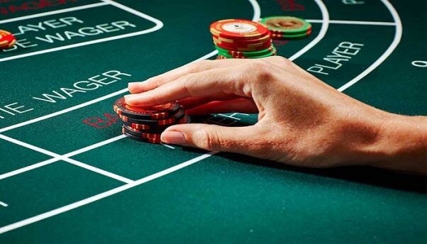 Luật chơi Baccarat SV66 chi tiết dành cho người mới 6 Cách chơi bài Baccarat về luật chia bài không quá phức tạp
